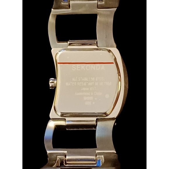Seksy Skonda Swarzorsky Crystal Silver Tone Curve Watch Womens 8\